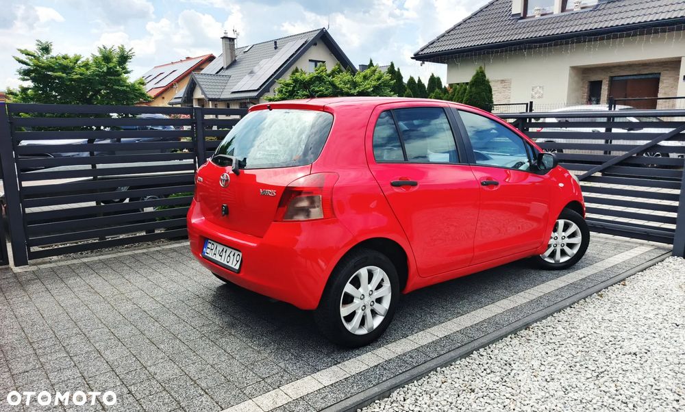 Toyota Yaris 1.3 Luna A/C - 11