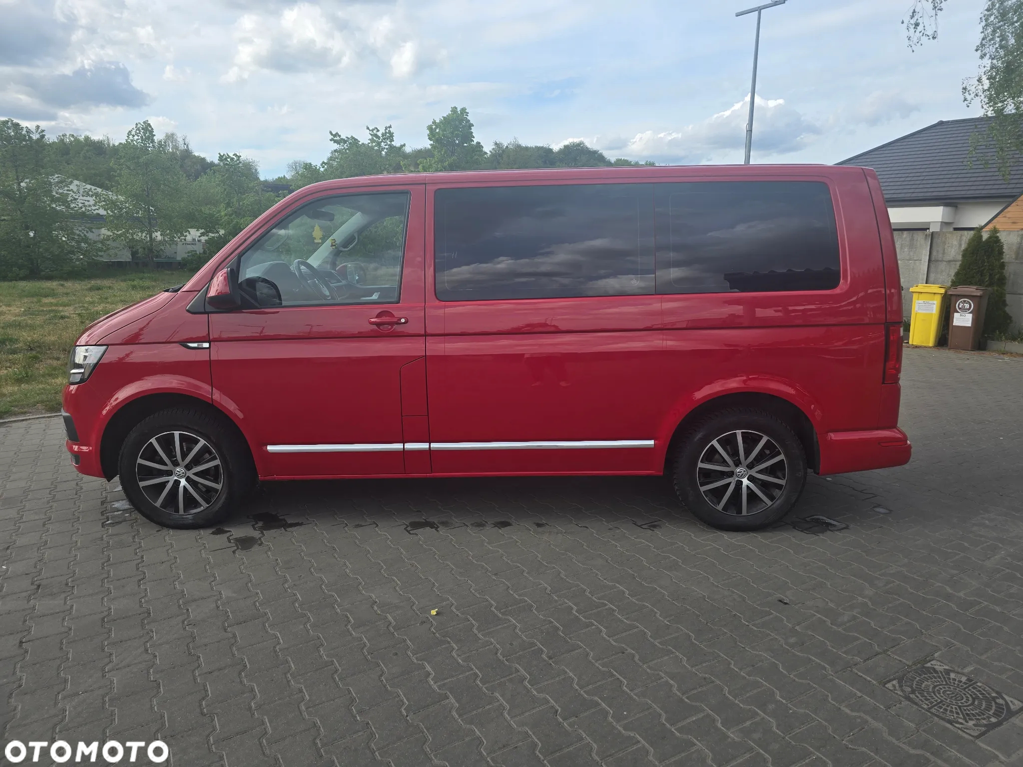Volkswagen Multivan - 13