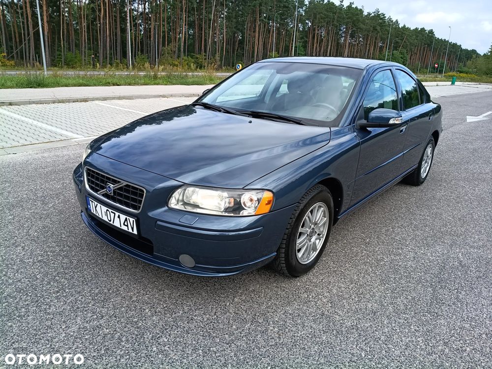 Volvo S60 2.4 Momentum - 1