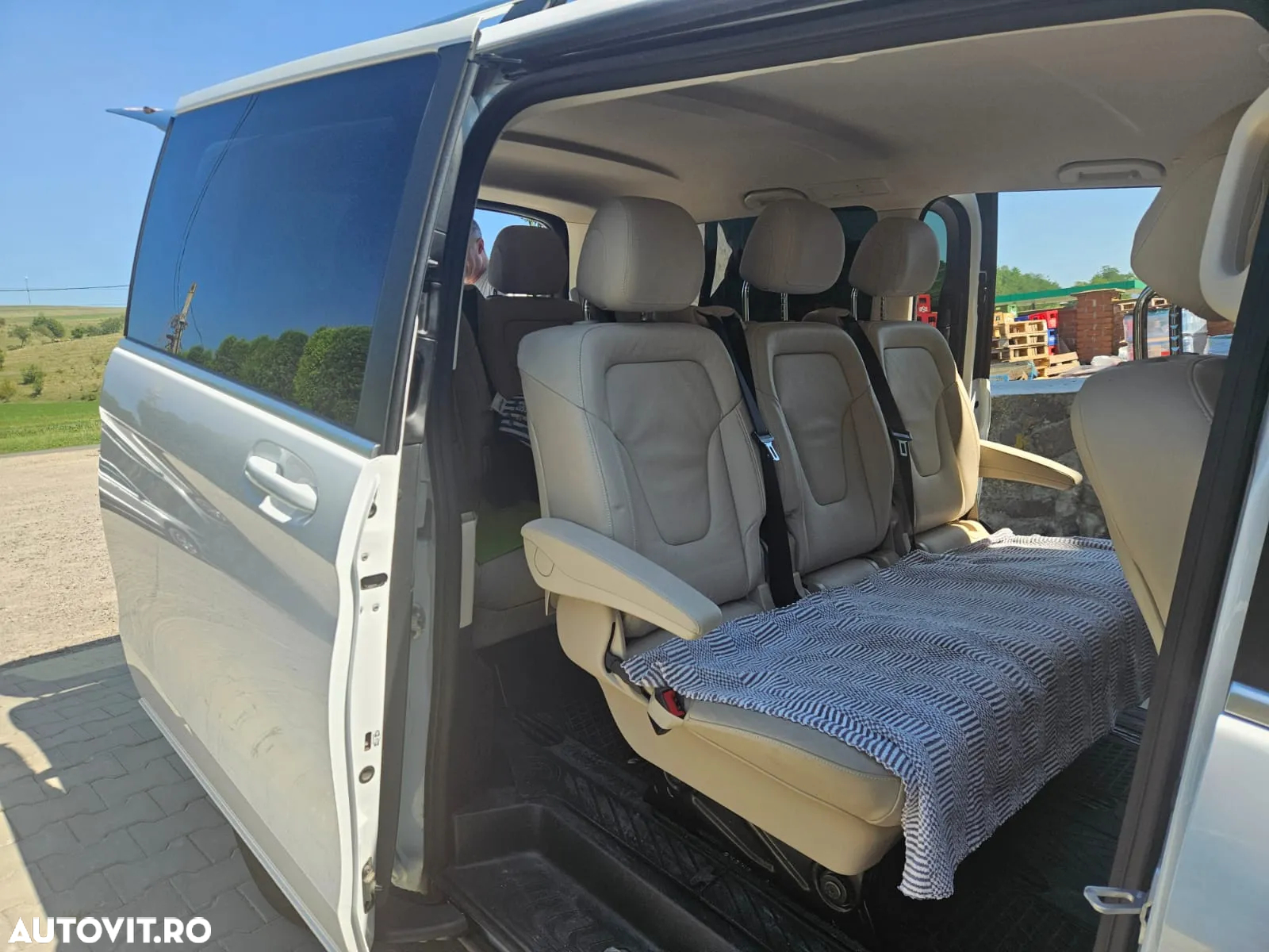 Mercedes-Benz V 300 d extralang 4Matic 9G-TRONIC - 7
