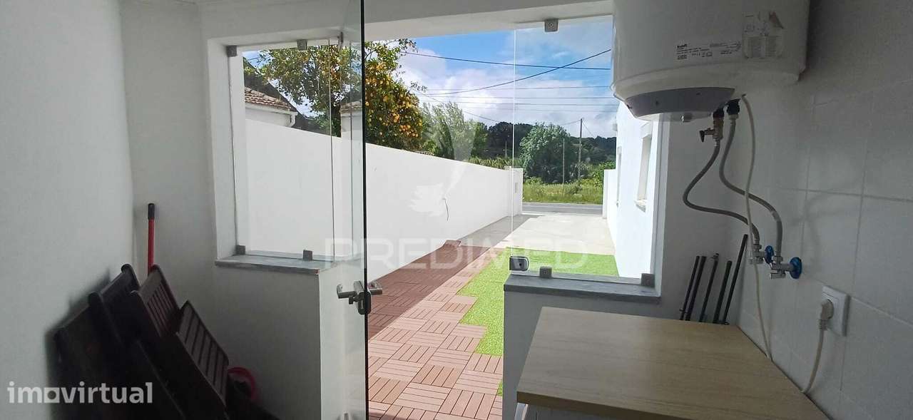 Moradia T2 remodelada em Santana da Carnota (Alenquer) - Grande imagem: 3/13