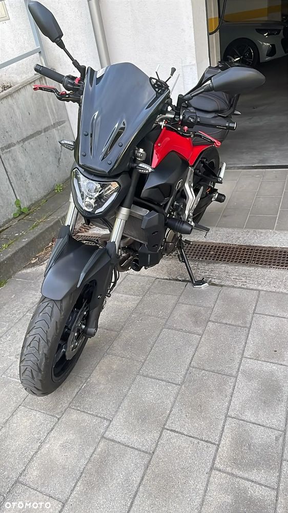 Yamaha MT - 8