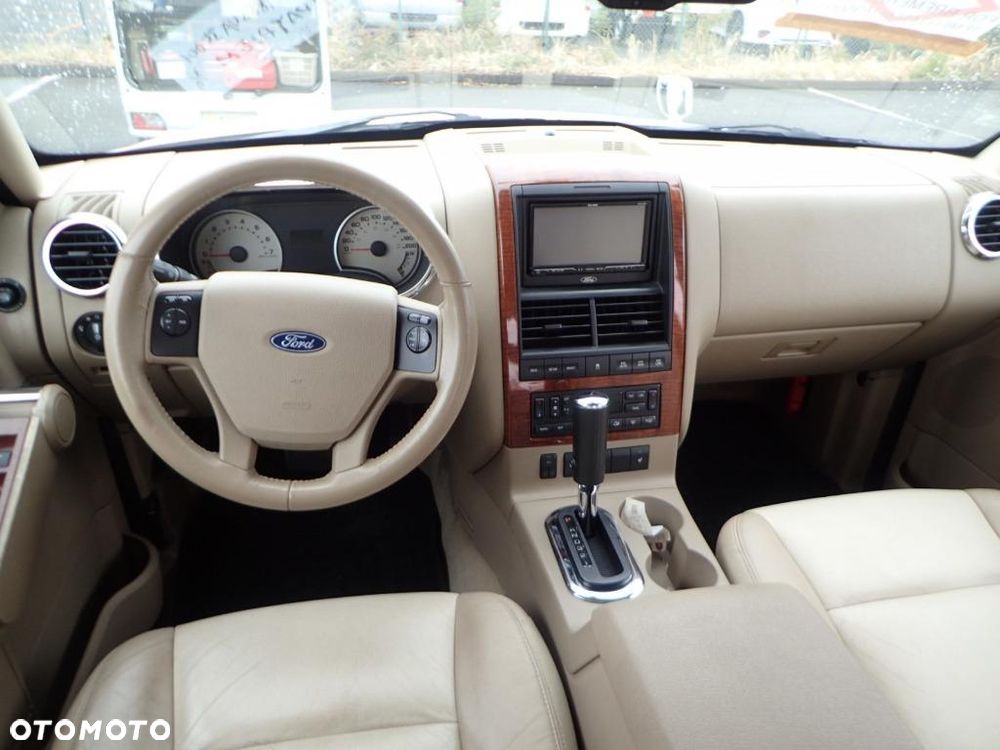 Ford Explorer 4.6 4WD - 4