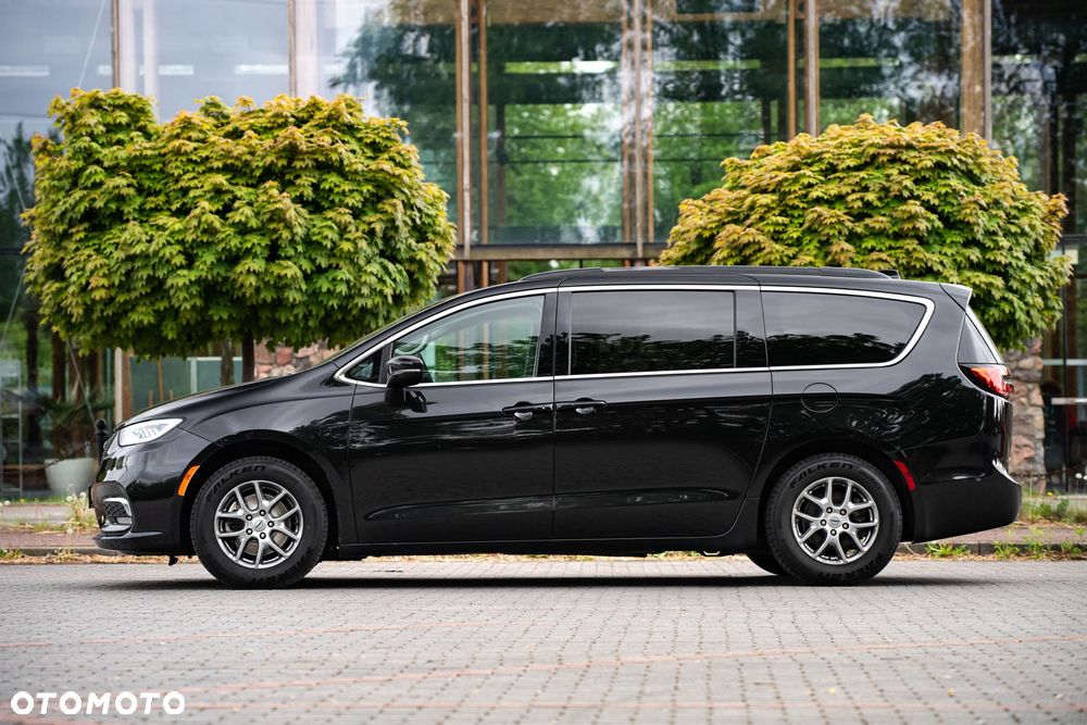 Chrysler Pacifica - 5