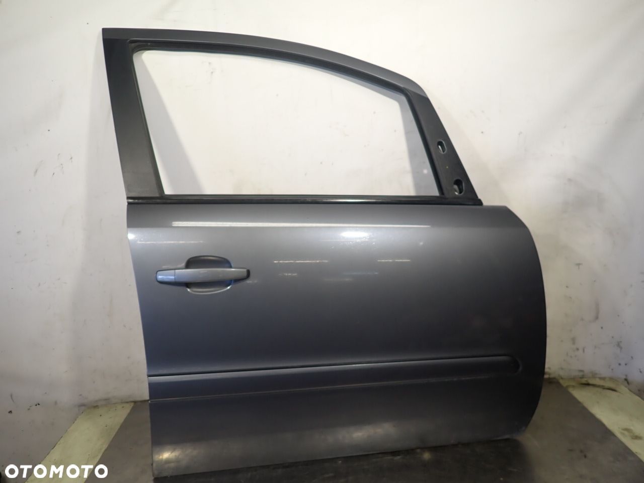 DRZWI PRAWY PRZÓD OPEL ZAFIRA B 1.9 - 1