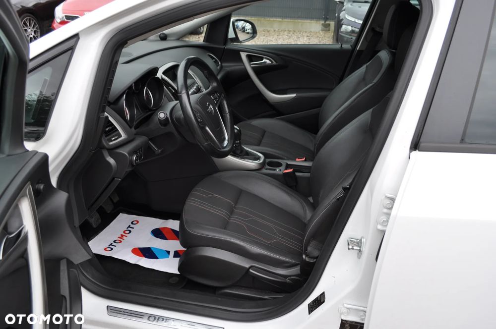 Opel Astra 1.4 Turbo Sports Tourer 150 Jahre - 14