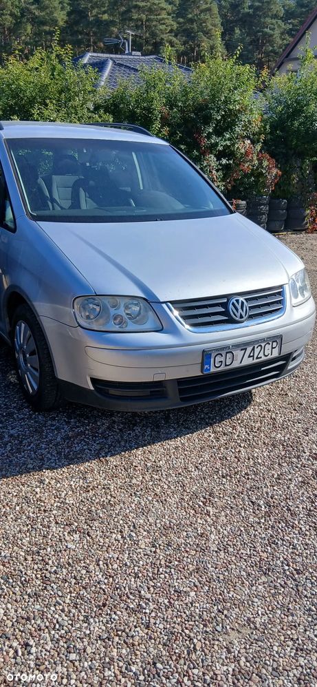 Volkswagen Touran - 1