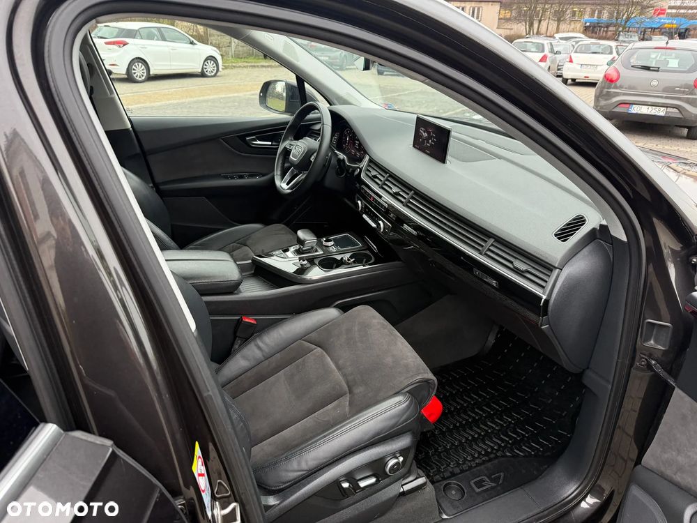 Audi Q7 50 TDI quattro tiptronic S line - 24