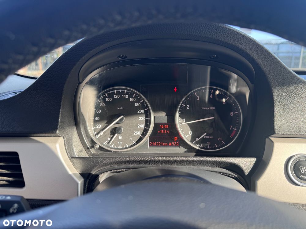 BMW Seria 3 320i Edition Exclusive - 29