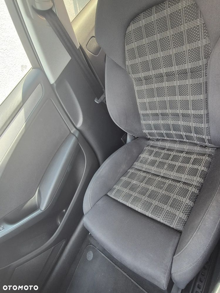 Audi A4 Avant 2.0 TDI - 10