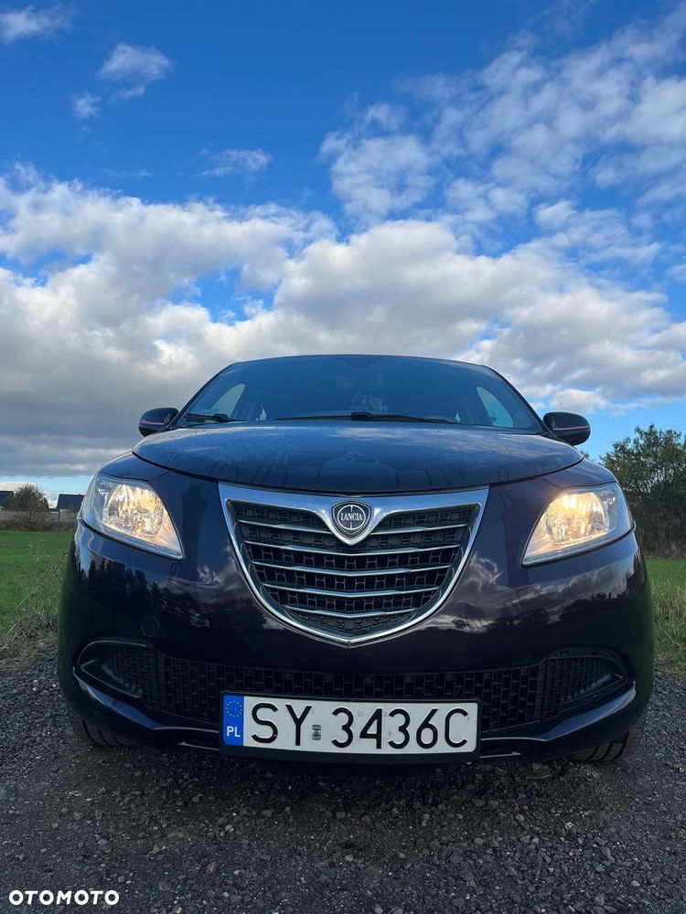 Lancia Ypsilon - 12