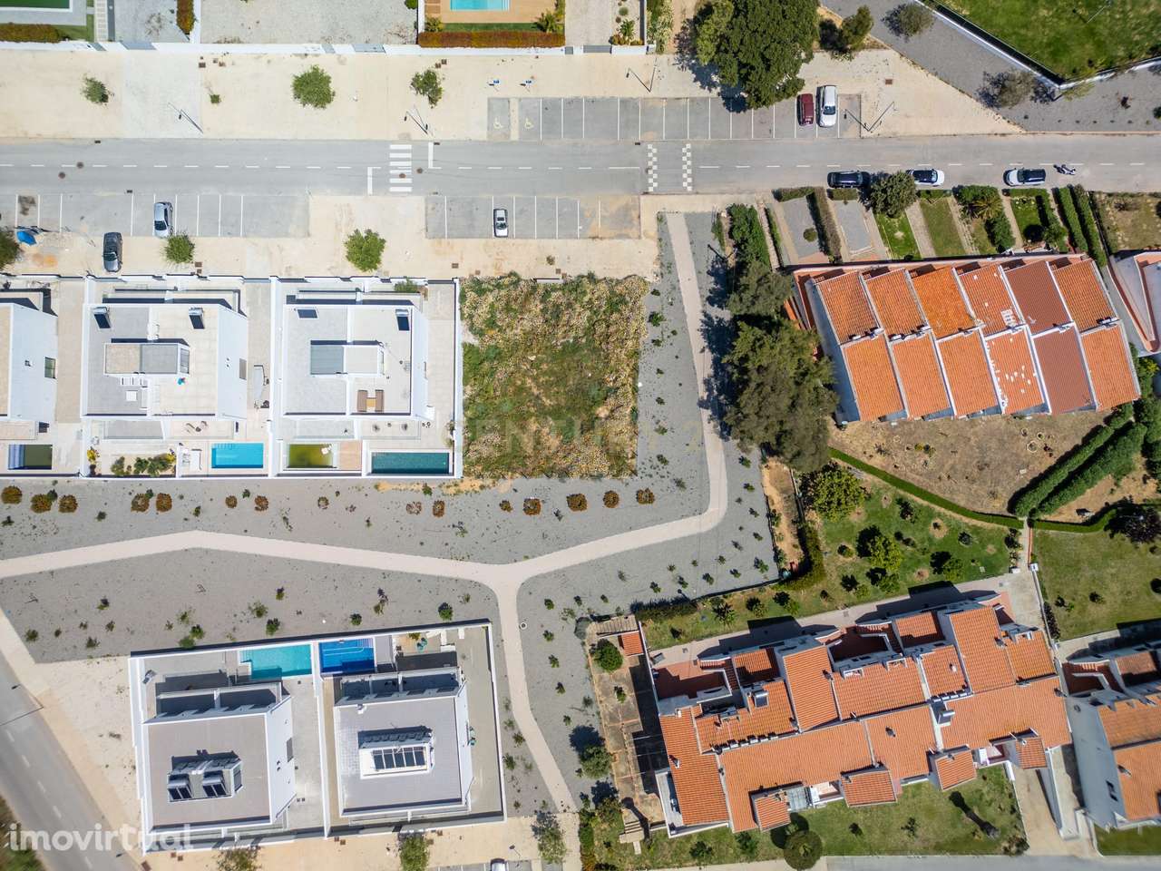 Lote de Terreno com Projeto Pré-aprovado para Moradia T3 com Piscina P - Grande imagem: 3/20