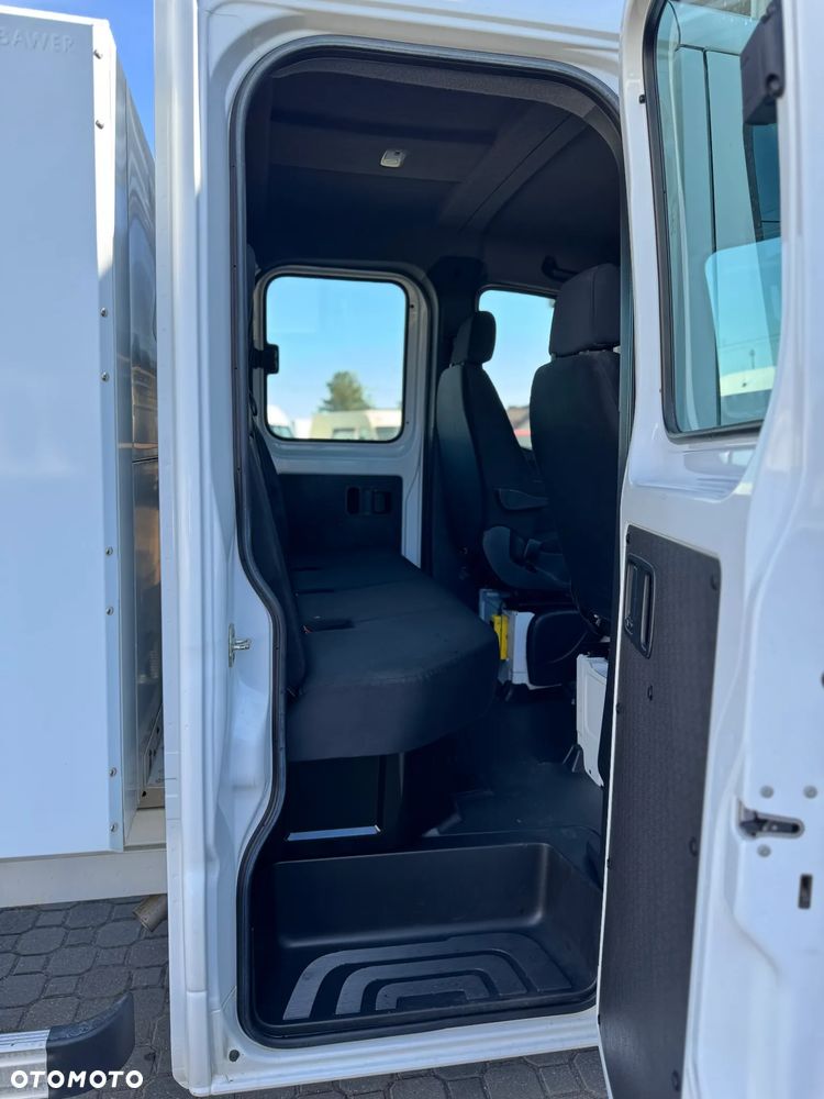 Mercedes-Benz Sprinter - 17
