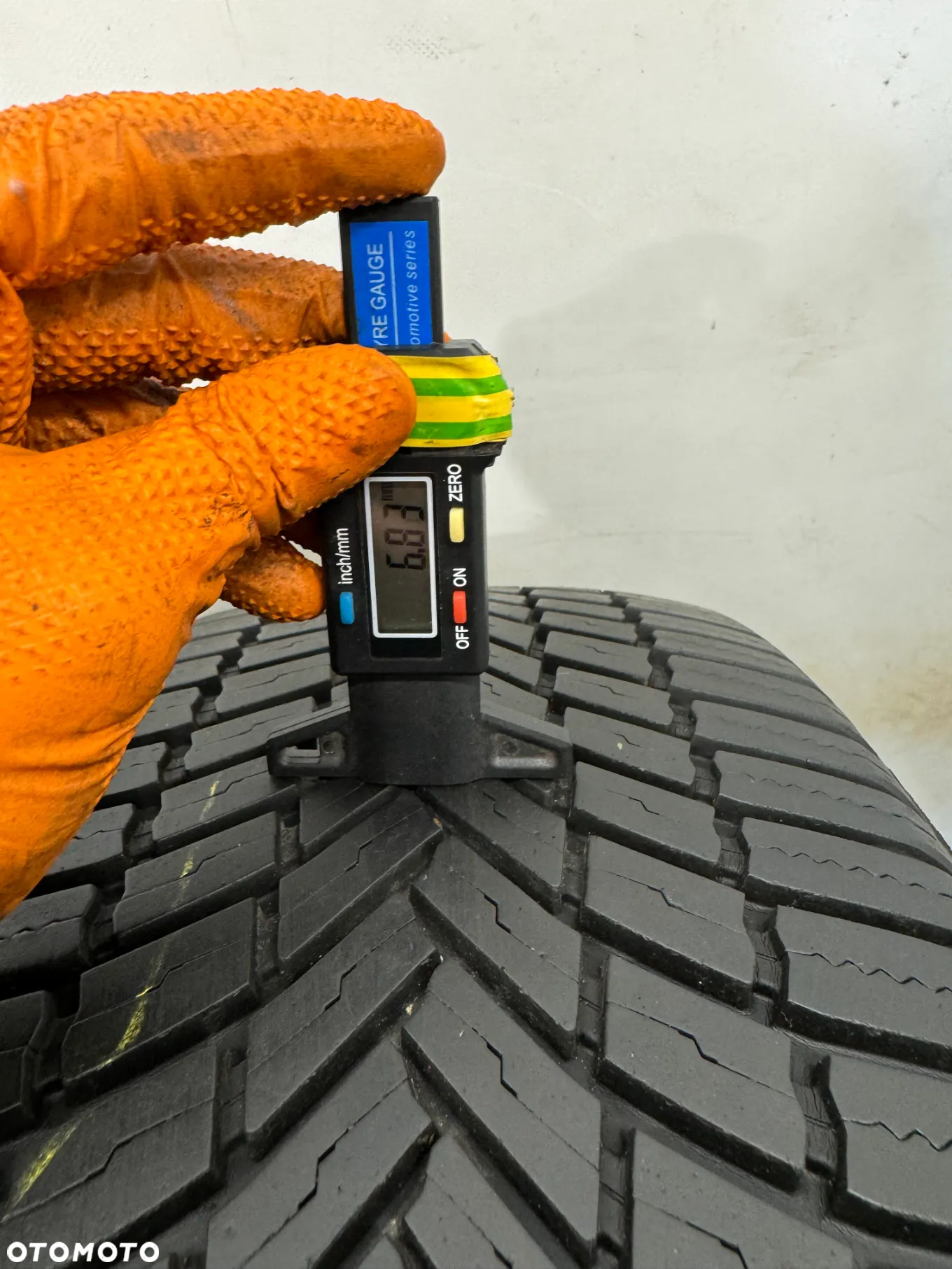G-2858 225/55R19 99V BRIDGESTONE WEATHER CONTROL A005 - 2