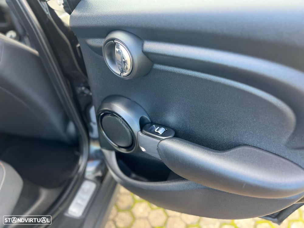 MINI 5 Portas One D - 19