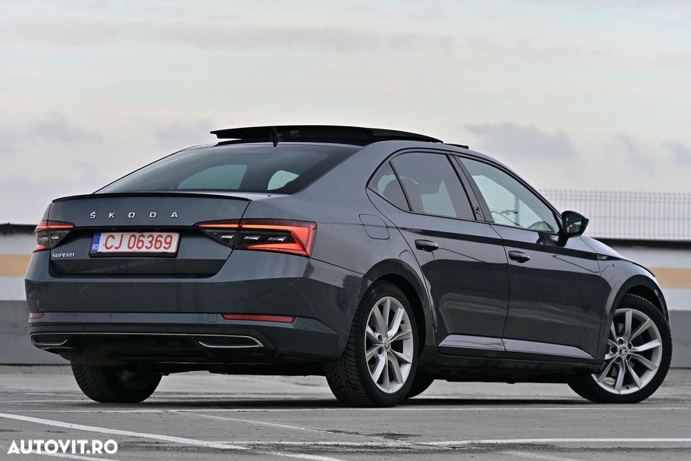 Skoda Superb 2.0 TDI DSG Sportline - 9