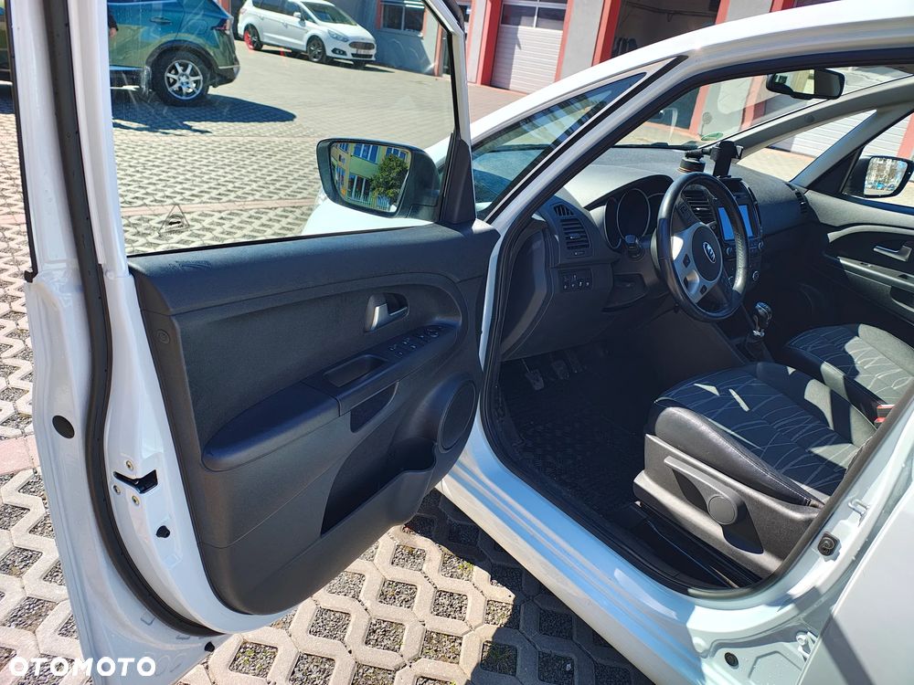 Kia Venga 1.4 Business Line - 9