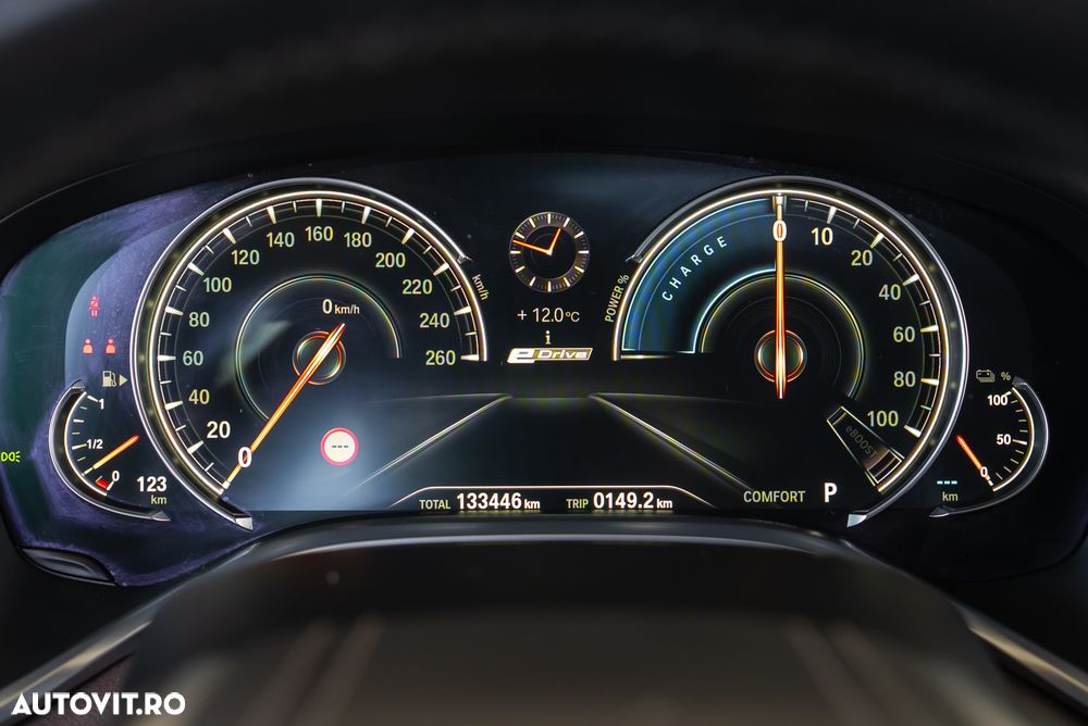 BMW Seria 7 740Le iPerformance - 17
