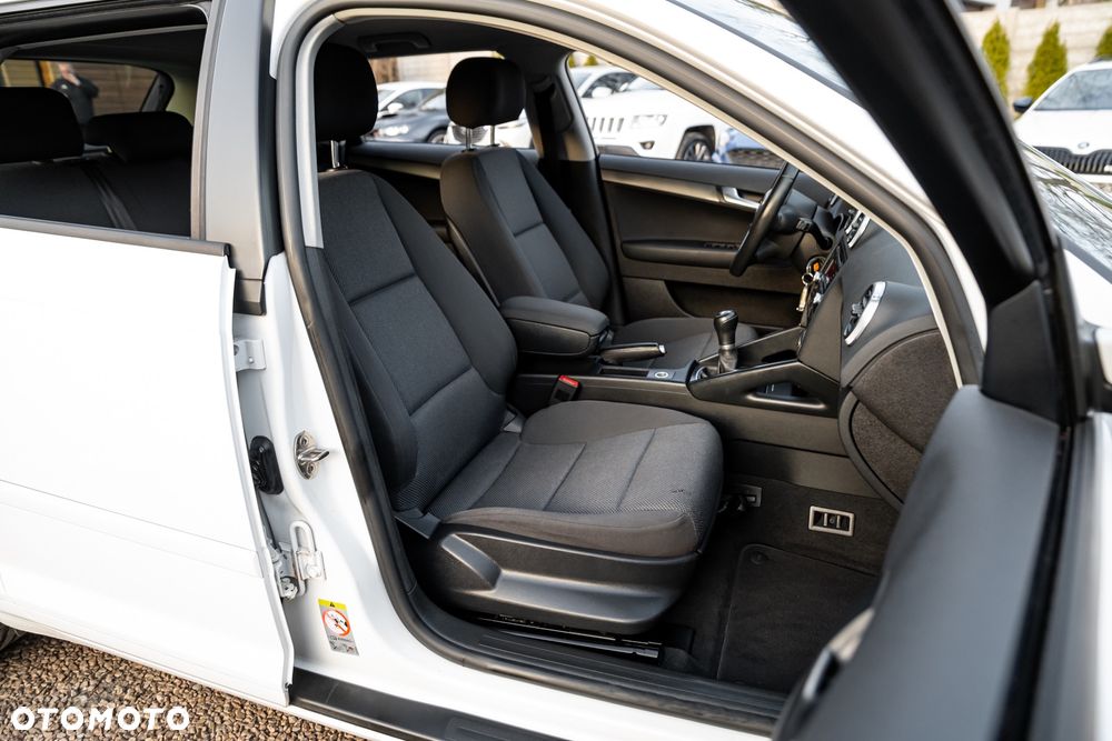 Audi A3 Sportback 1.6 Ambition - 24