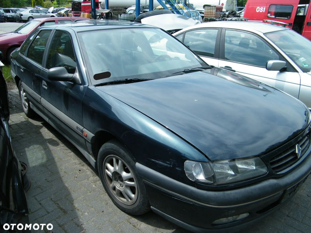 Renault Safrane (98-00r.) 2.0B 136KM. Silnik N7Q 710 Skrzynia VM1003. Cały na części GWARANCJA !!!  Przód Tył Zestaw Komplet Drzwi Klapa Zderzak Błotnik Maska Grill Atrapa Szyba Pas Lampa Lusterko Boczki Fotel Kanapa Kokpit Deska Rozdzielcza Przełącznik Włącznik Sterownik Przewody Wiązka Instalacja Moduł Komputer Czujnik Listwa Pompa Alternator Wtryski Głowica Rozrusznik Kompresor Sprzęgło Dwumas Silnik Skrzynia ABS Klimatyzacji Paliwa Wspomagania Kolektor Turbina Przepustnica Zawór Chłodnica Koło Hak Belka Sanki Zawieszenie Mcpherson Półoś Amortyzator Wydech Tłumik Zacisk Most - 2
