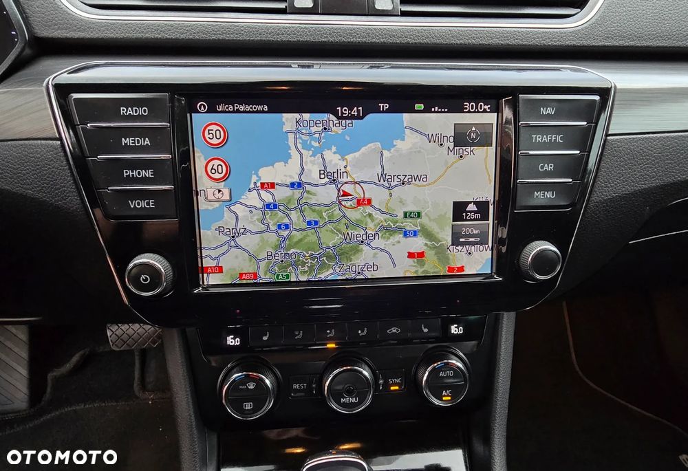 Skoda Superb 2.0 TDI Active DSG - 13