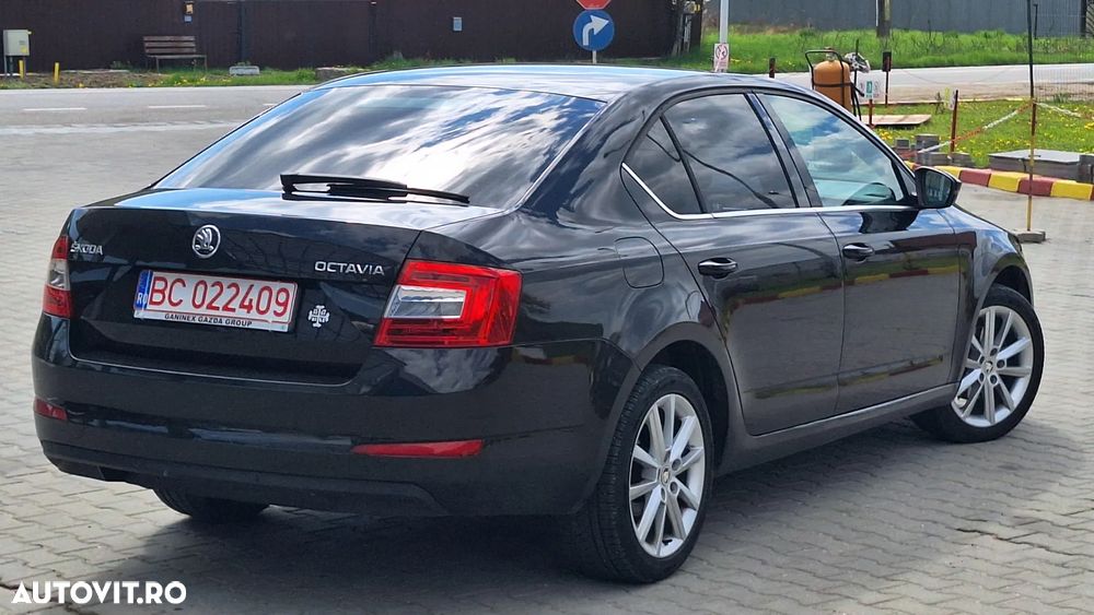 Skoda Octavia 2.0 TDI Green tec DSG Elegance - 4