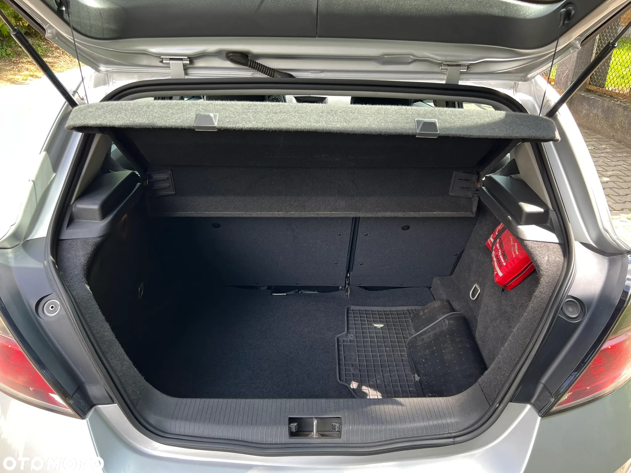 Opel Astra III 1.6 Essentia - 12