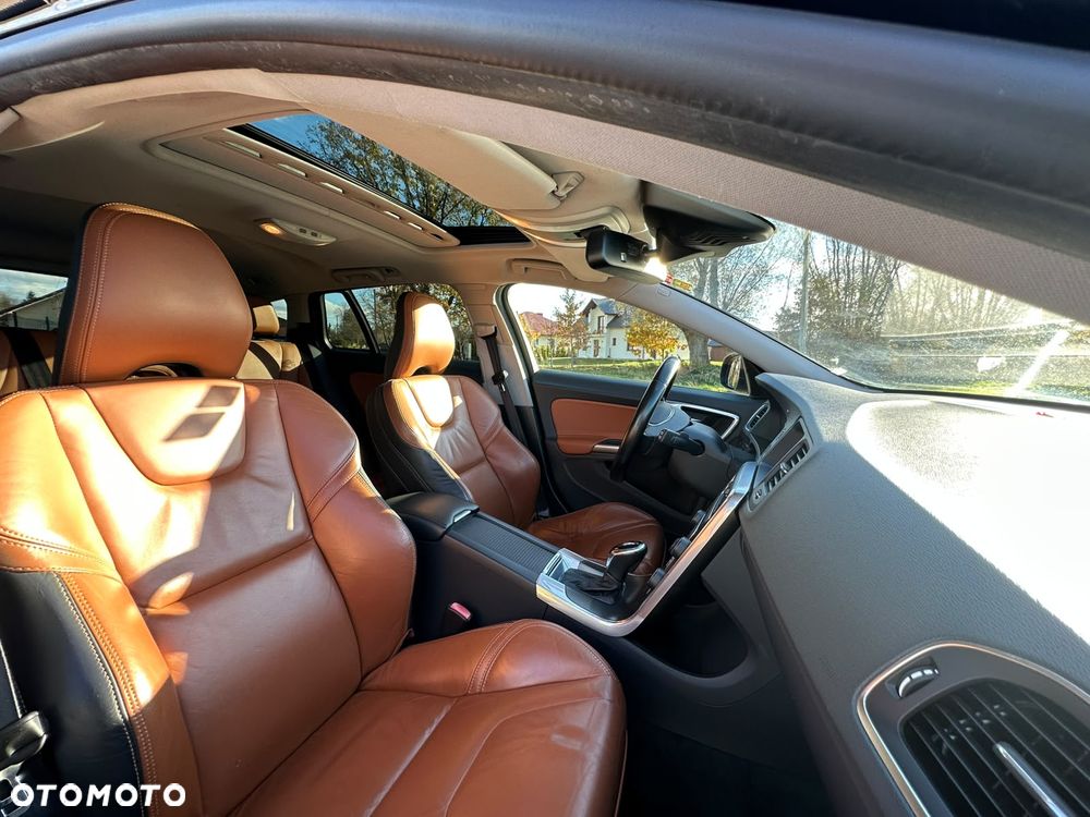 Volvo V60 D2 Momentum - 11