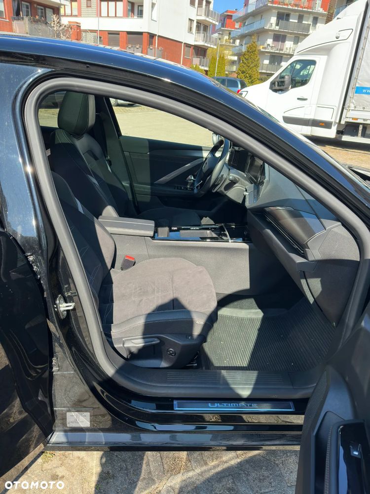 Opel Astra 1.2 T Ultimate S&S - 4