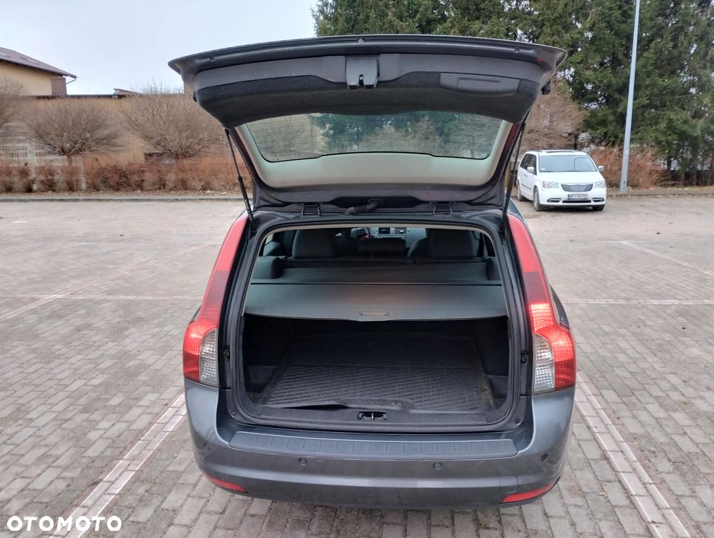 Volvo V50 1.6D DPF DRIVe - 19
