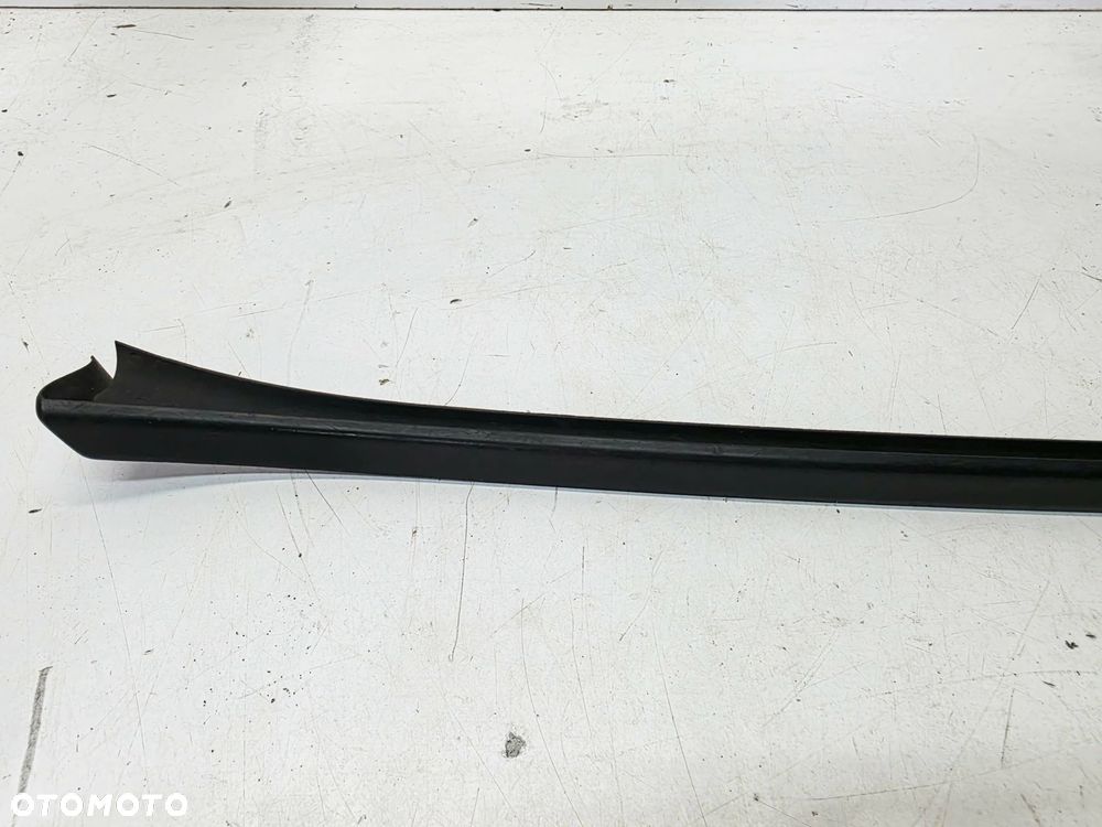 LISTWA ZGARNIAJĄCA SZYBY CZOŁOWEJ LEWA AUDI Q7 4M 4M0854327B - 3