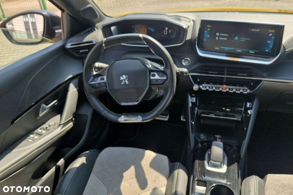 Peugeot 208 GT - 11
