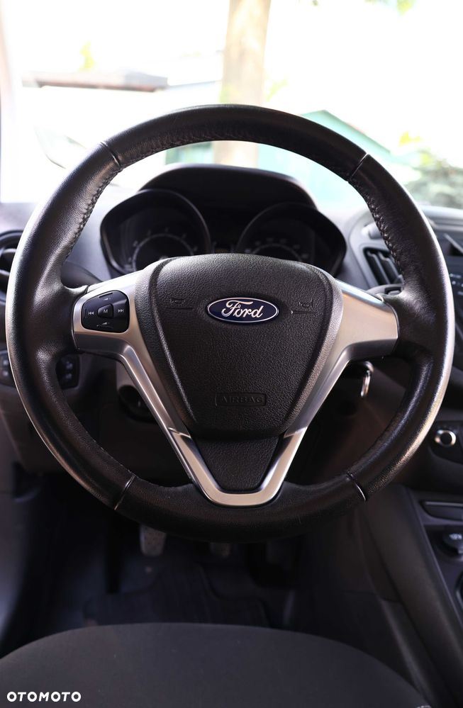 Ford Transit Courier - 6