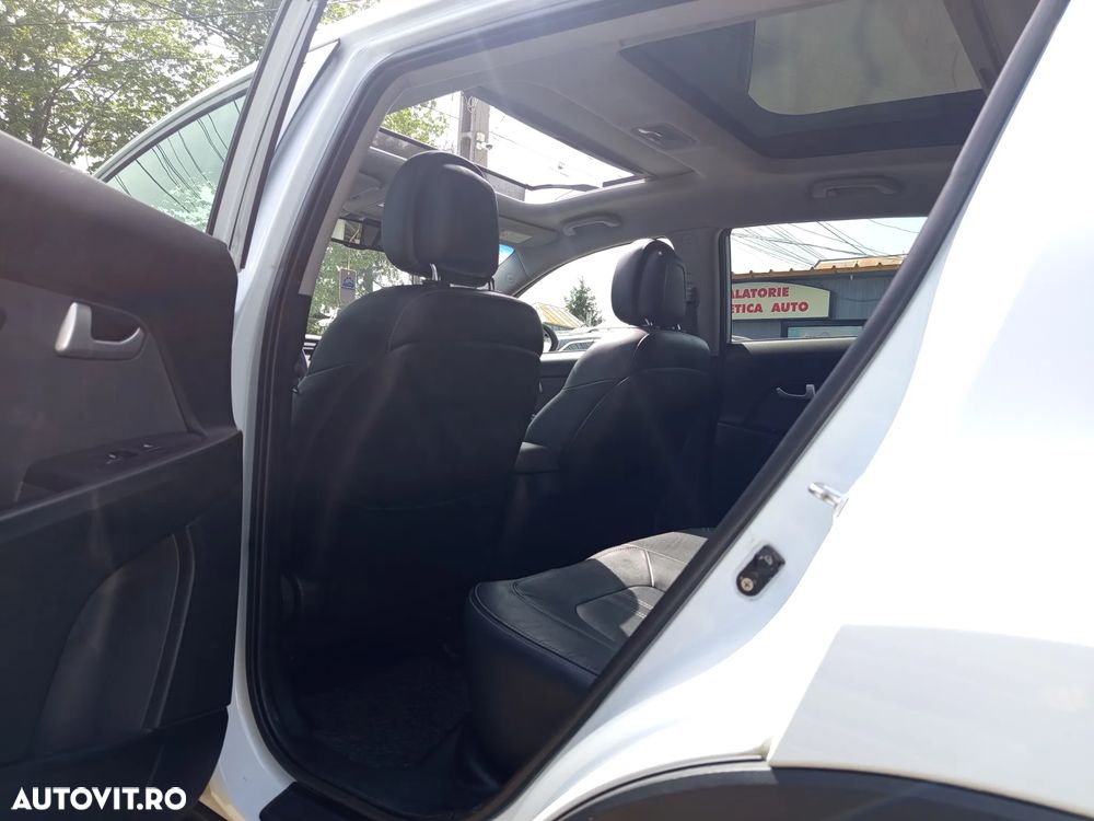 Kia Sportage 2.0 CRDI 4WD Automatik Dream-Team Edition - 9