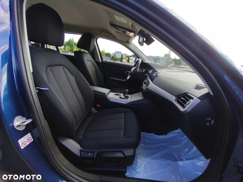 BMW Seria 3 318d - 20