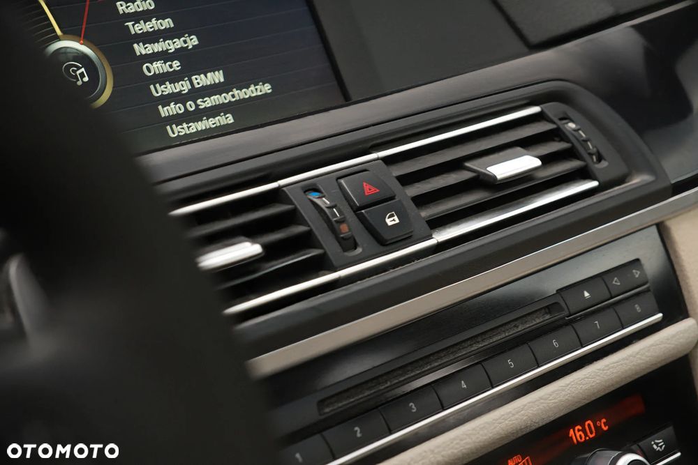 BMW Seria 5 520d Luxury Line - 29