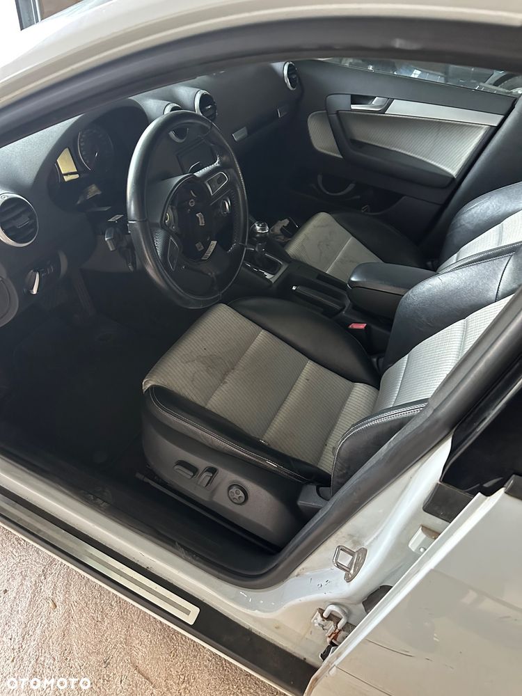 Audi A3 Sportback 2011 photo 2
