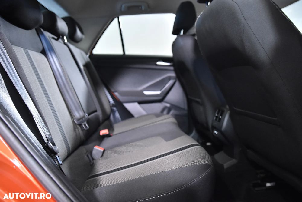 Volkswagen T-Roc - 13