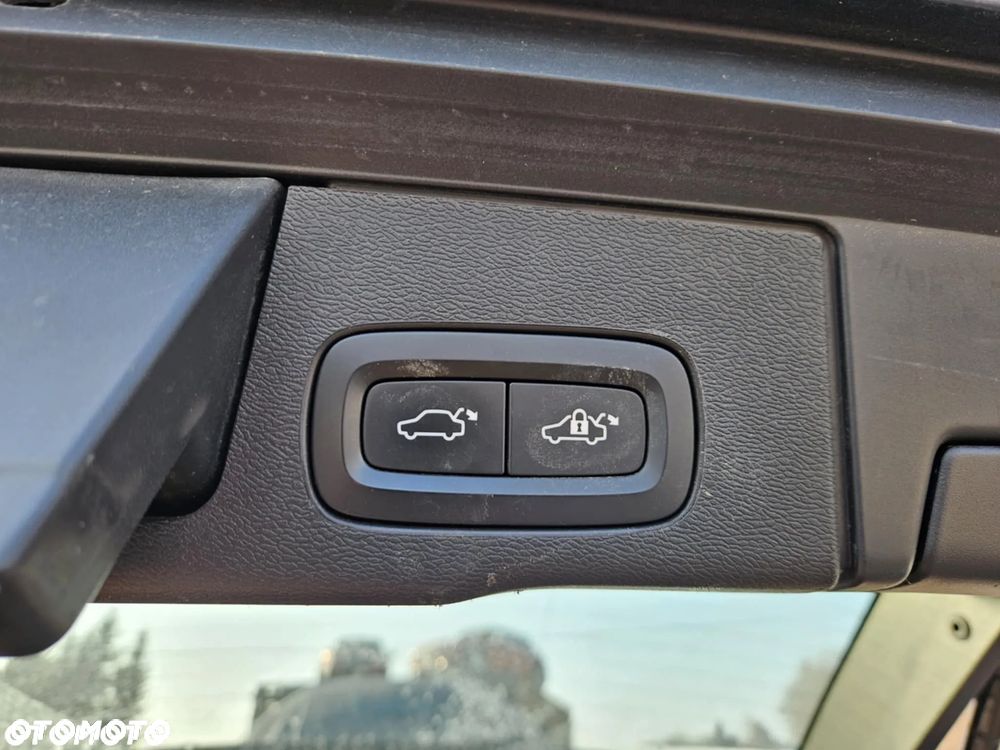 Volvo XC 60 T6 AWD Recharge Geartronic Inscription Expression - 17