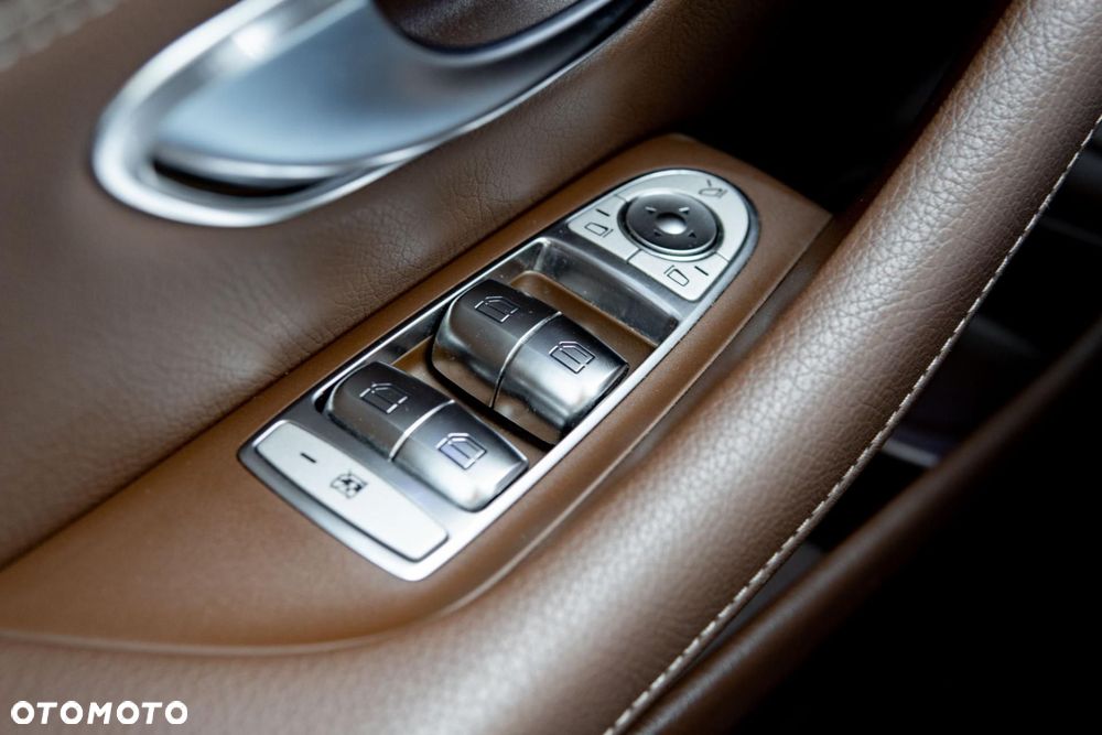 Mercedes-Benz Klasa E 220 d 9G-TRONIC Exclusive - 37