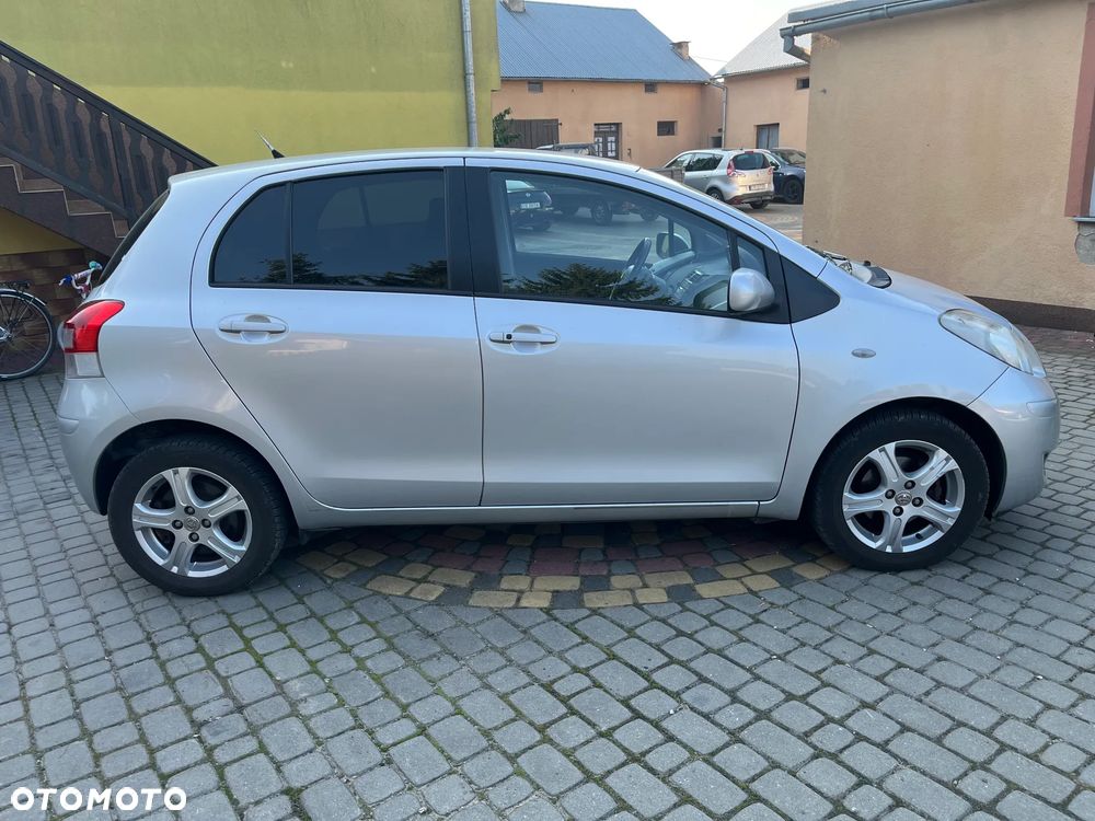 Toyota Yaris - 4