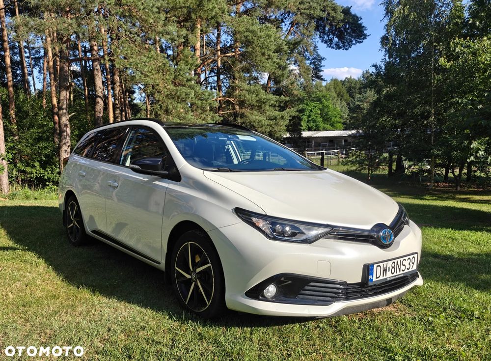 Toyota Auris Hybrid 135 Selection - 1
