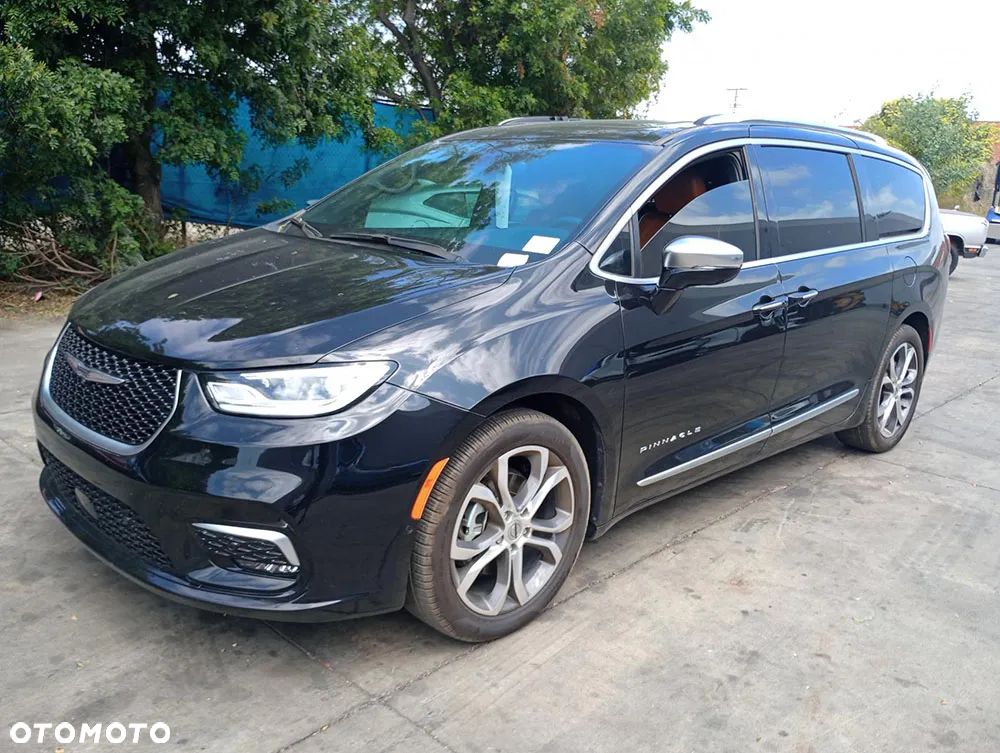 Chrysler Pacifica - 5