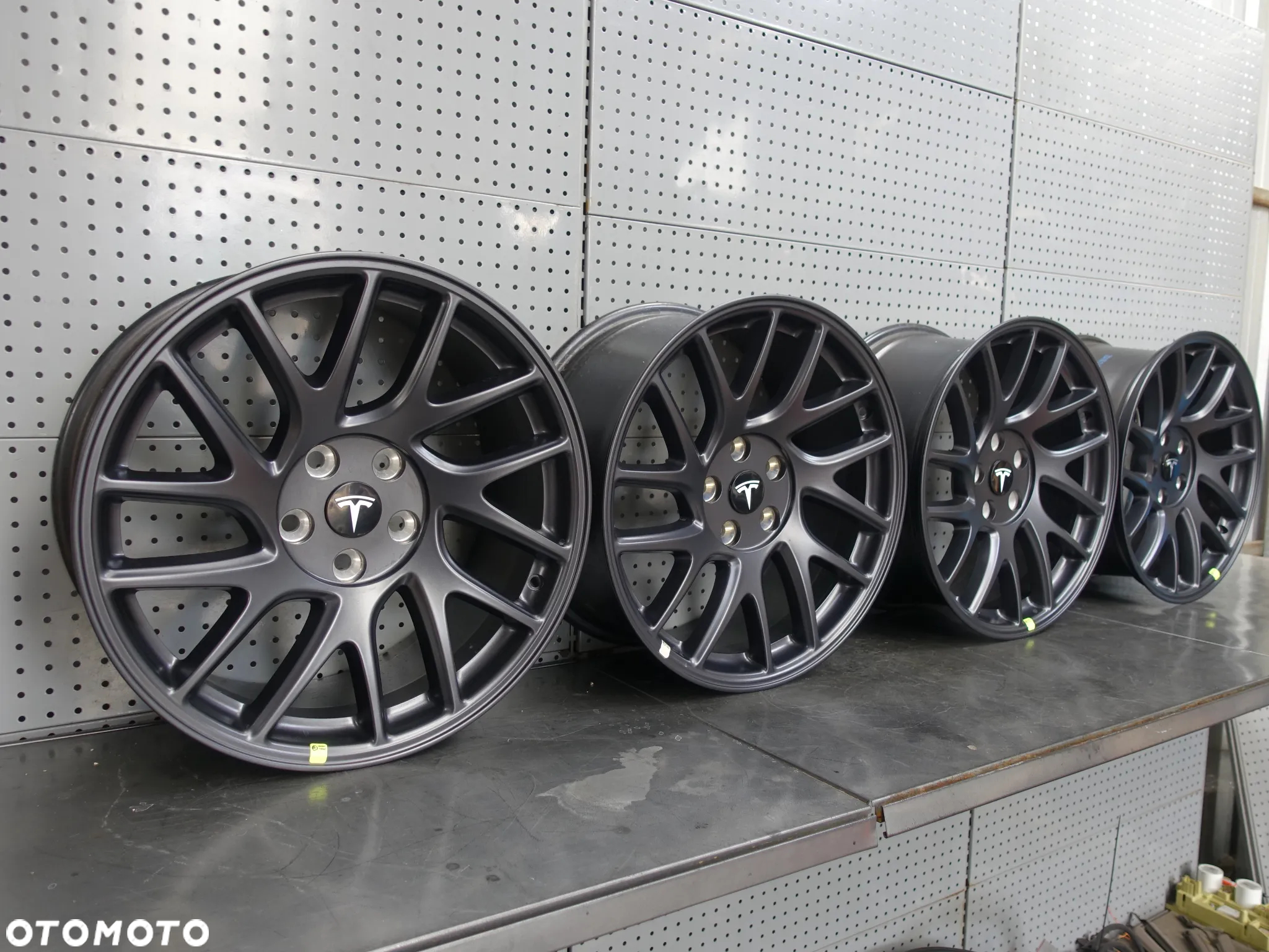 Felgi Tesla 3 18" 8,5J ET38 5x114,3 1344221-00-B NOWE - 3