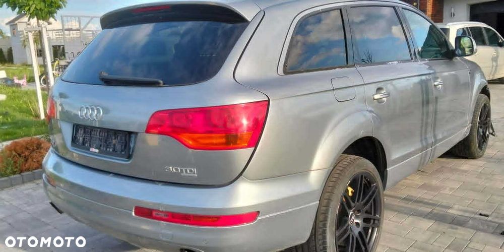 Audi Q7 - 4