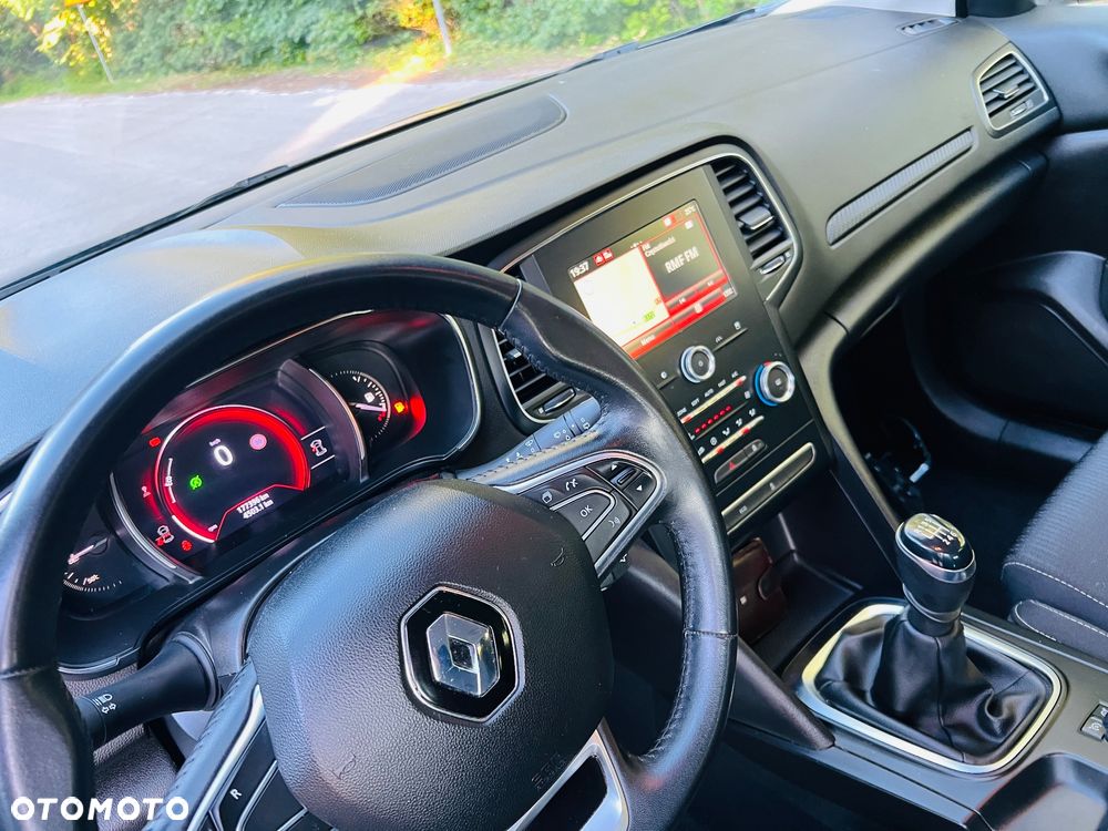 Renault Megane 1.5 Blue dCi Business - 10