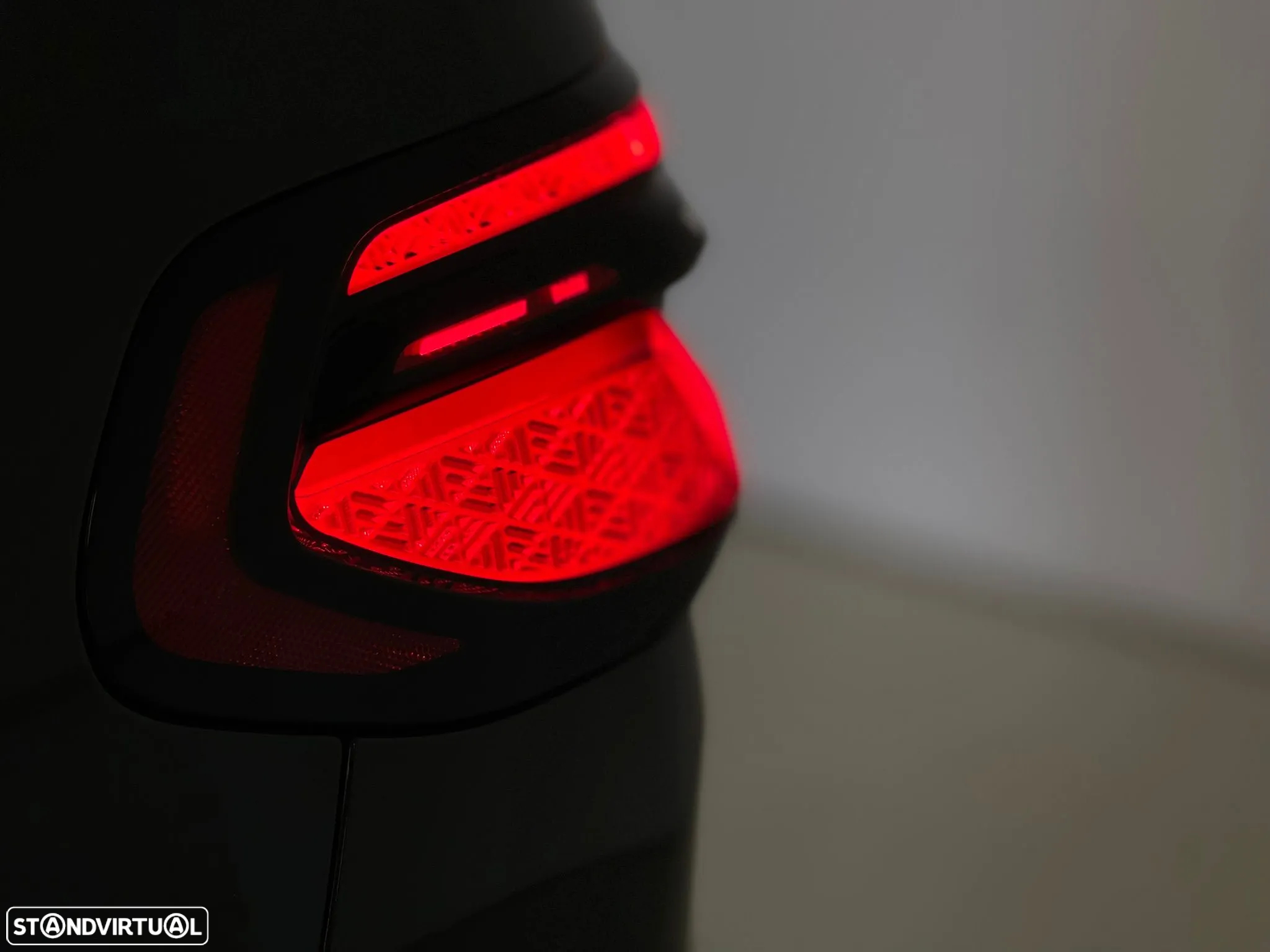BMW X7 M M60i - 11
