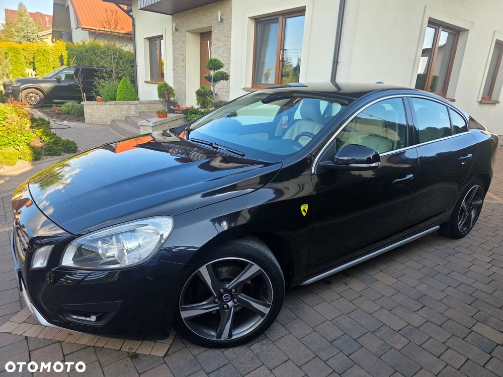 Volvo S60 D3 R-Design - 3