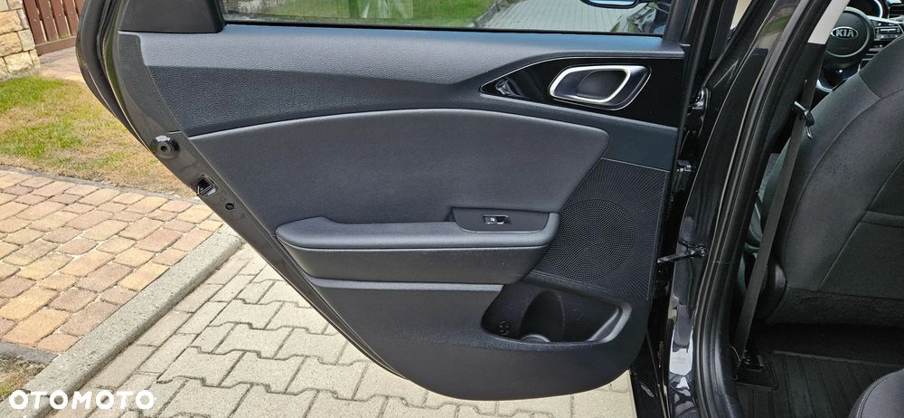 Kia Ceed - 30