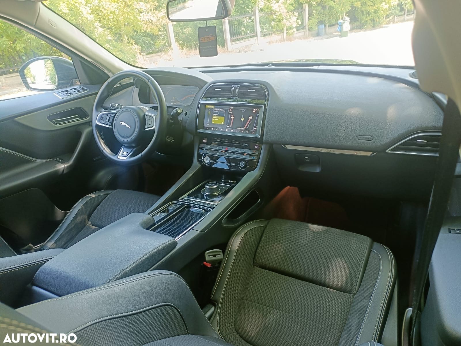 Jaguar F-Pace 20d AWD Aut. R-Sport - 17
